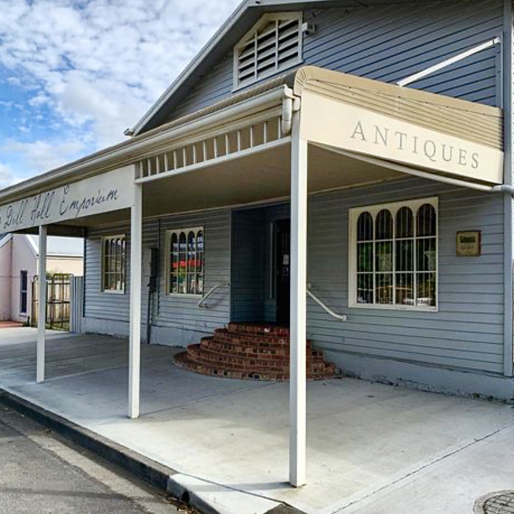 antique shop|The Woodbridge Tasmania|Drill Hall Antiques Tasmania