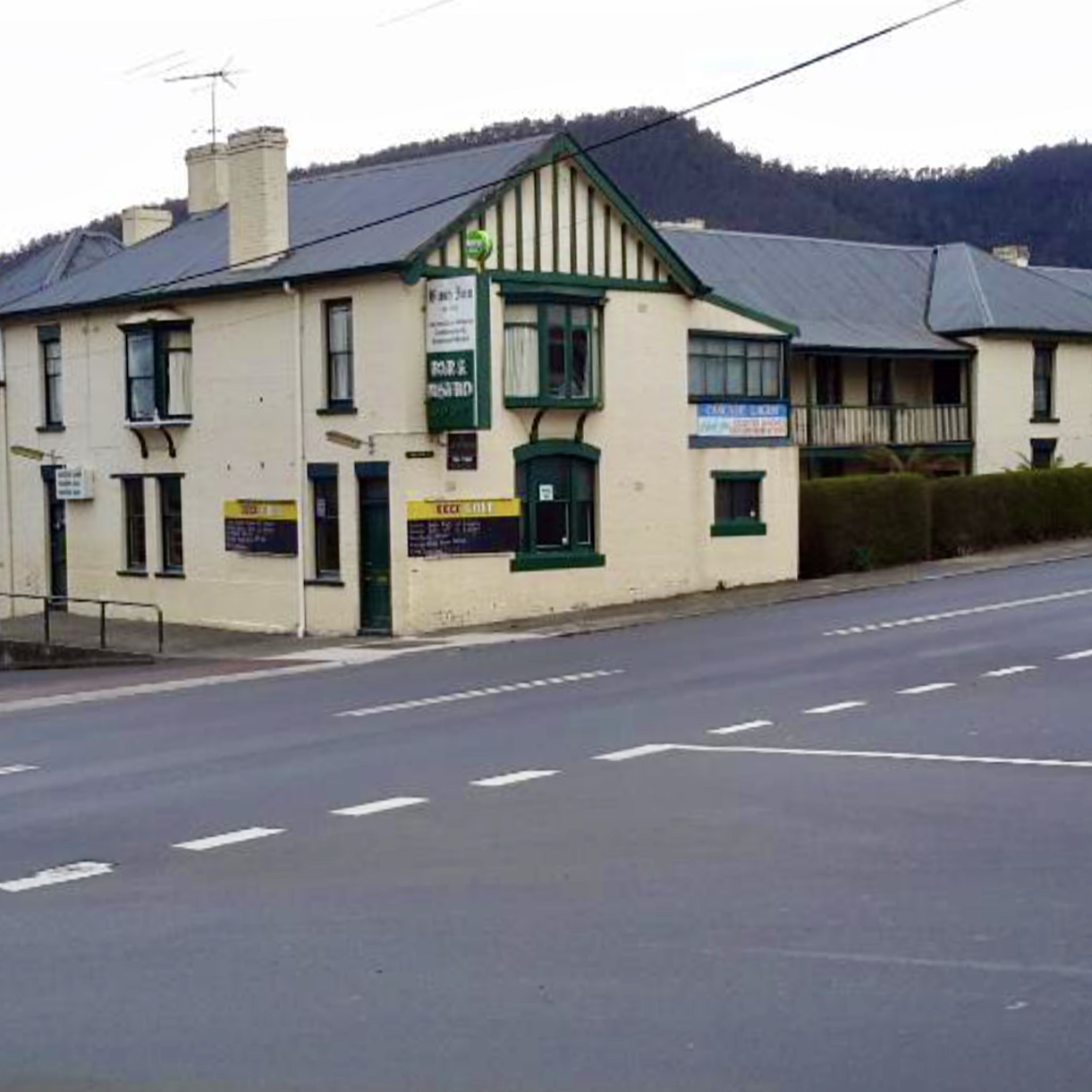bush inn|The Woodbridge Tasmania|historic pub experience Hobart